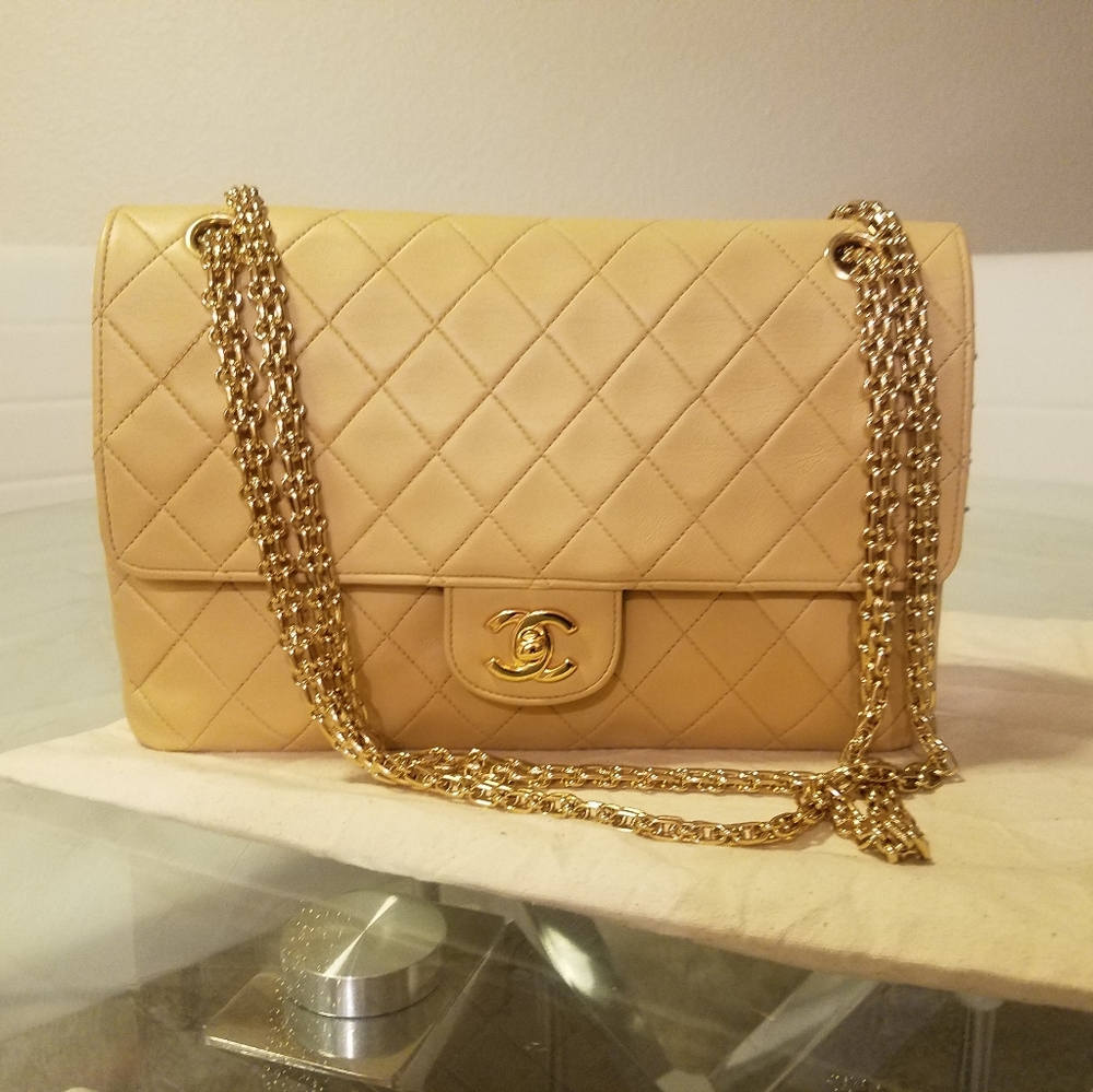 CHANEL CLASSIC VINTAGE BEIGE LAMBSKIN 24K GOLD REISSUE CHAIN DOUBLE FLAP M BAG